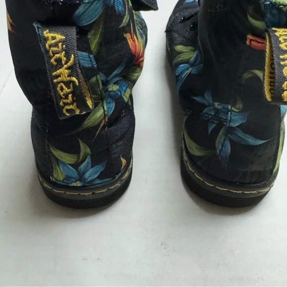 Dr. Martens Hackney Lace Up Canvas Boots In Black Hawaiian Floral Print Size: 6 - Picture 6 of 10